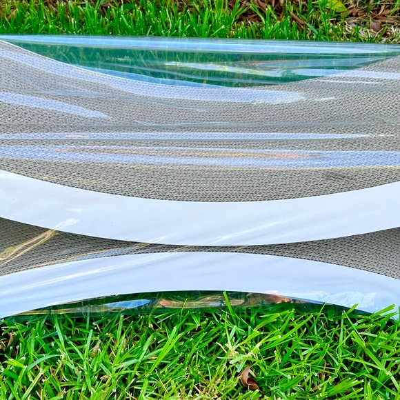 Cat Scratcher Cardboard Bed Furniture Protector Infinity Shape Curved NEW - Picture 3 of 4